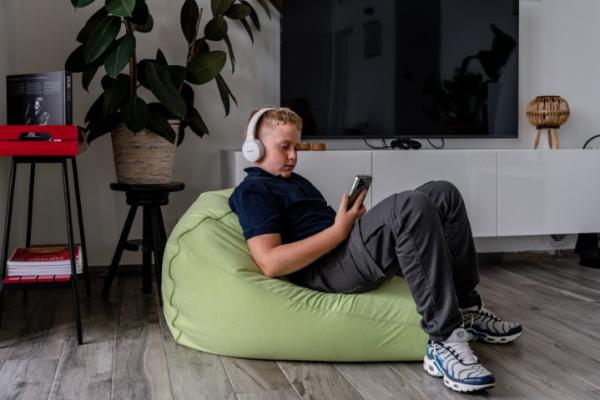 Junior2 babzsák Puma puha bútorszövet huzattal, barna-capuccino
